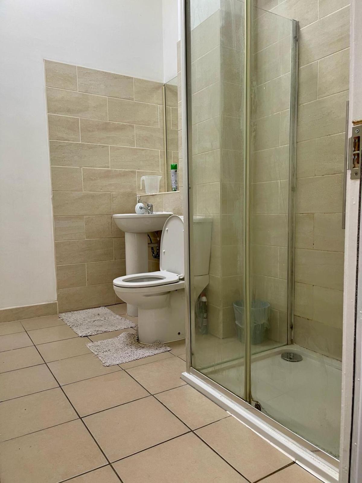 Homestays-Close To Coventry City And University I Free Parking I Wi-Fi المظهر الخارجي الصورة
