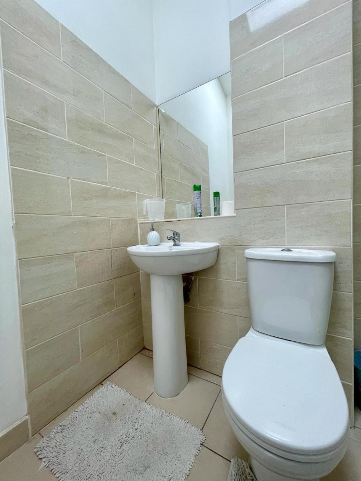 Homestays-Close To Coventry City And University I Free Parking I Wi-Fi المظهر الخارجي الصورة