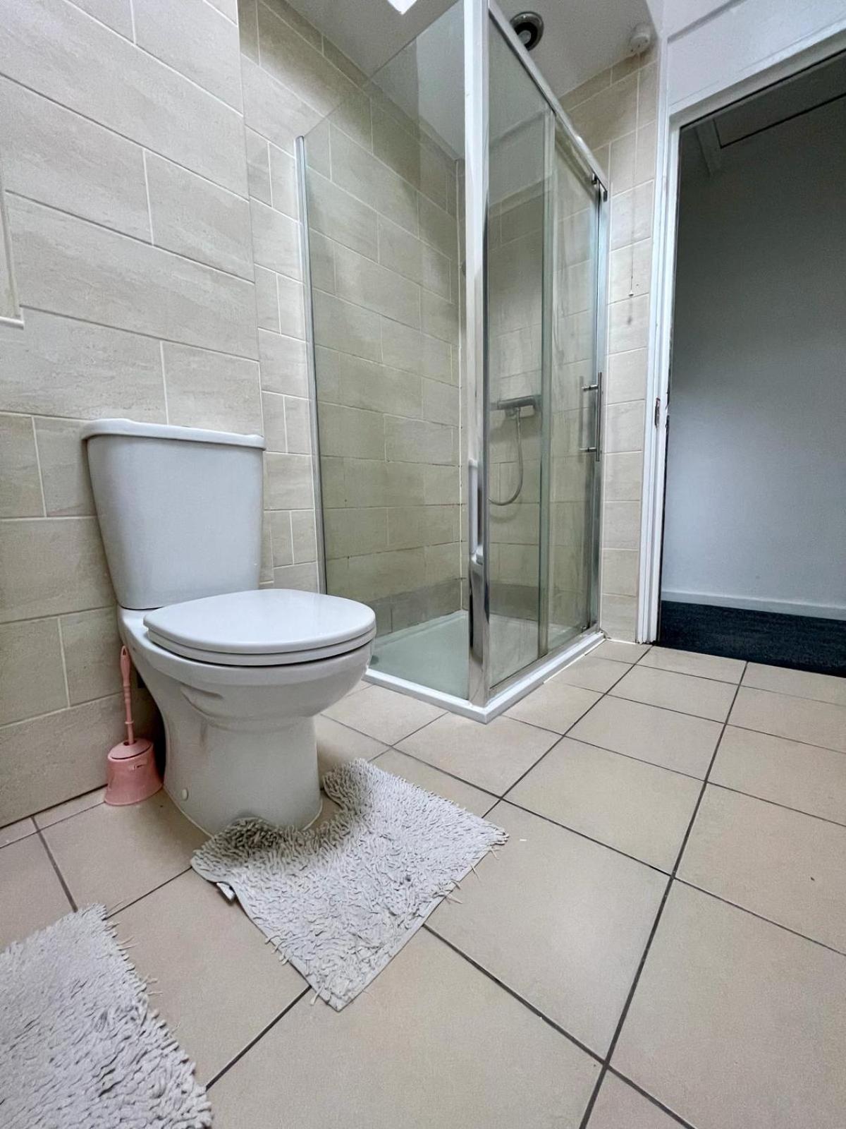 Homestays-Close To Coventry City And University I Free Parking I Wi-Fi المظهر الخارجي الصورة