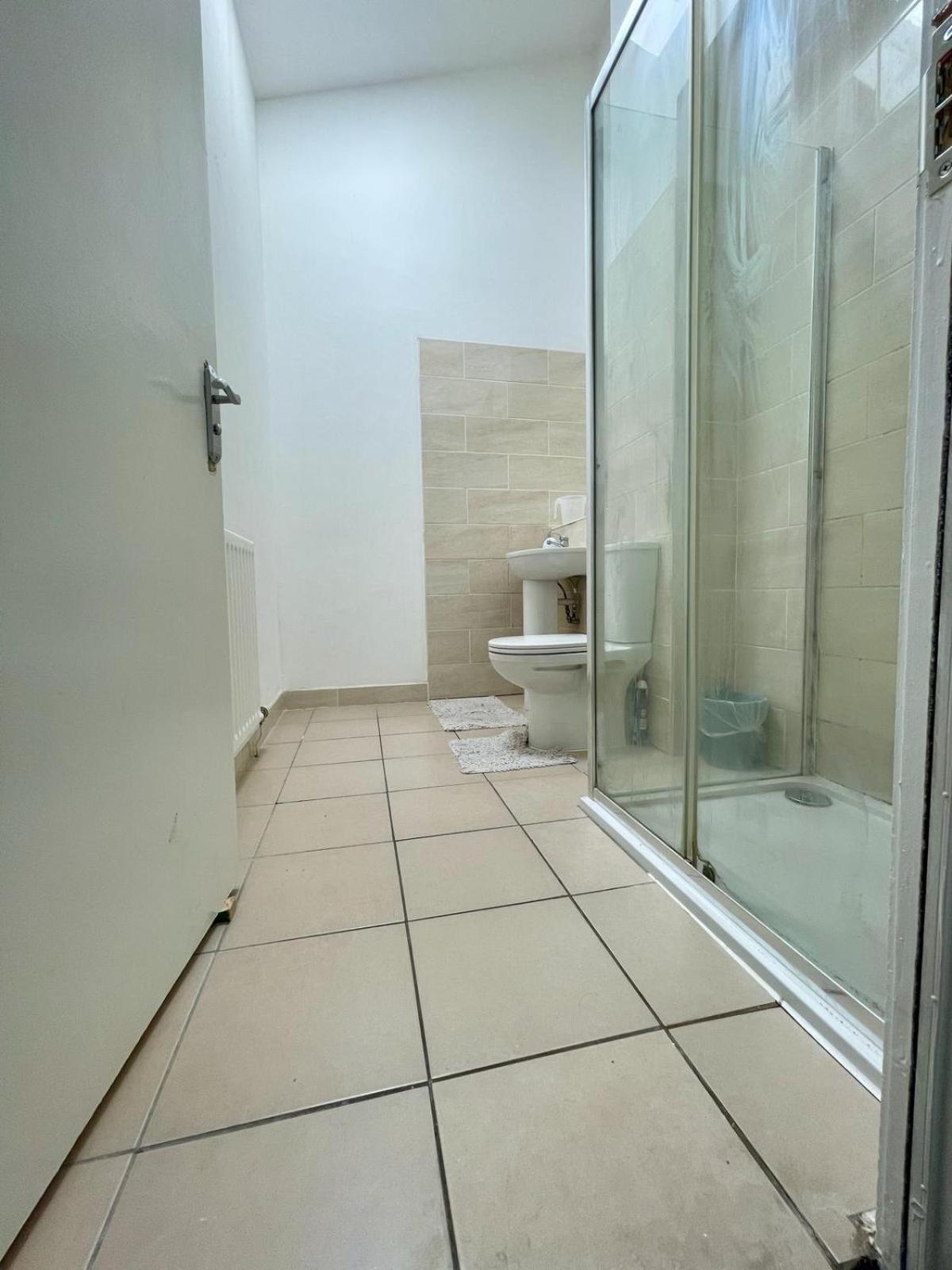 Homestays-Close To Coventry City And University I Free Parking I Wi-Fi المظهر الخارجي الصورة