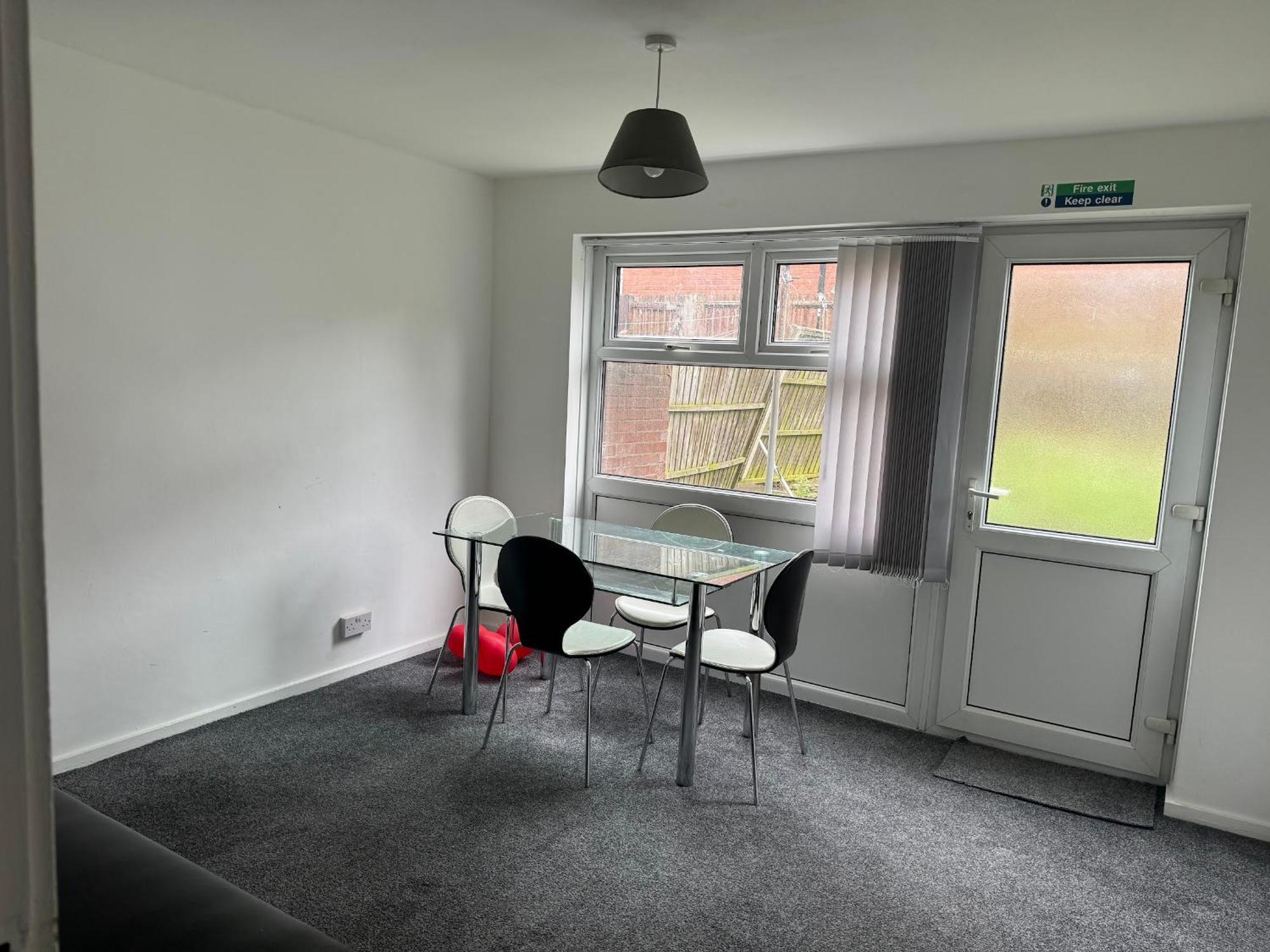 Homestays-Close To Coventry City And University I Free Parking I Wi-Fi المظهر الخارجي الصورة